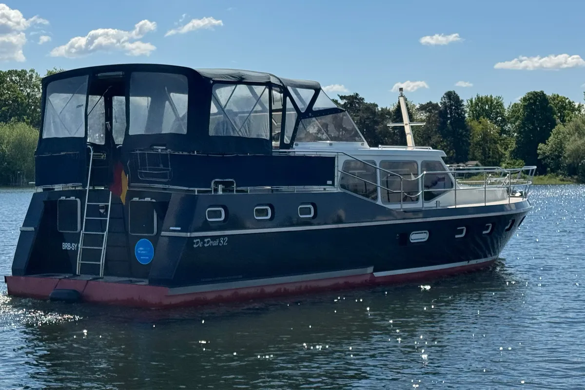 Exterior view of Drait 32, a De Drait Renal 45 motorboat at Drachten, Netherlands