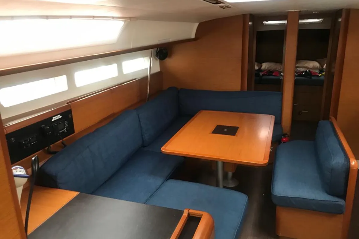 Salon of Alboran Jerez (Majorca), a Jeanneau Sun Odyssey 519 sailboat at es Jonquet, Spain