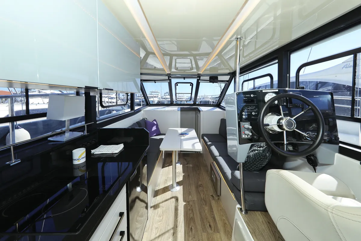 Salon of Nanda, a Cobra Yachts Futura 40 Grand Horizon motor yacht at Punat, Croatia