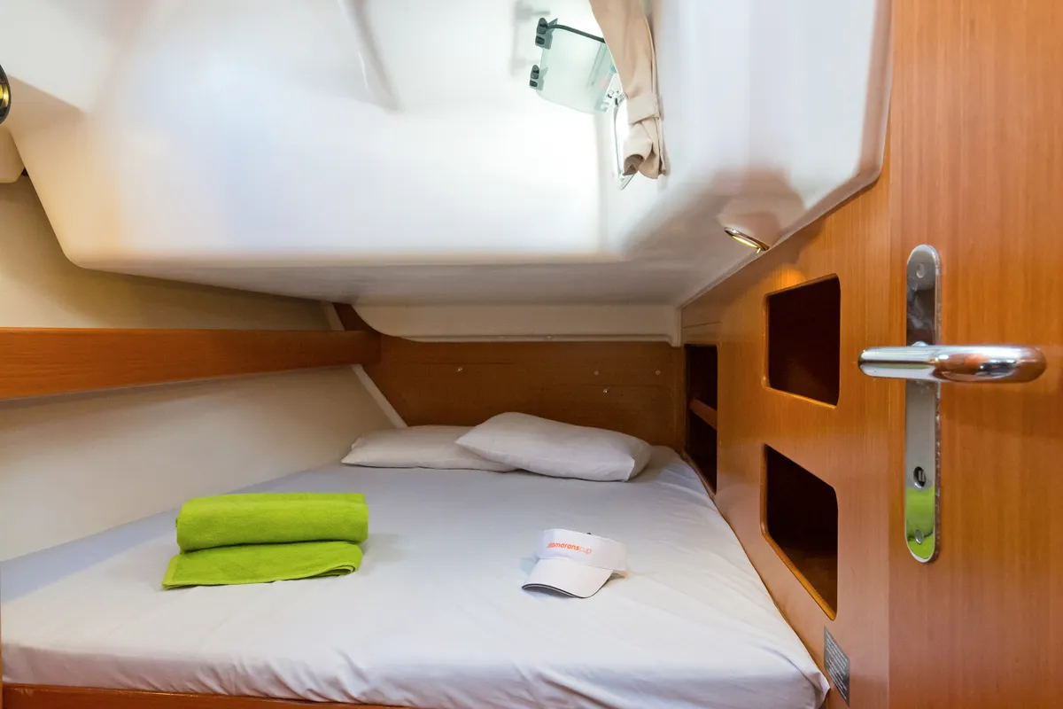 Cabin on Manitu, a Beneteau Cyclades 50.5 sailboat at Athens, Greece