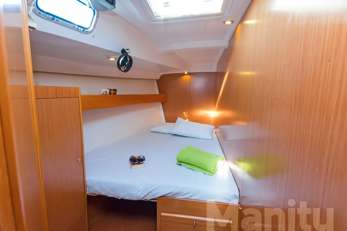 Cabin on Manitu, a Beneteau Cyclades 50.5 sailboat at Athens, Greece