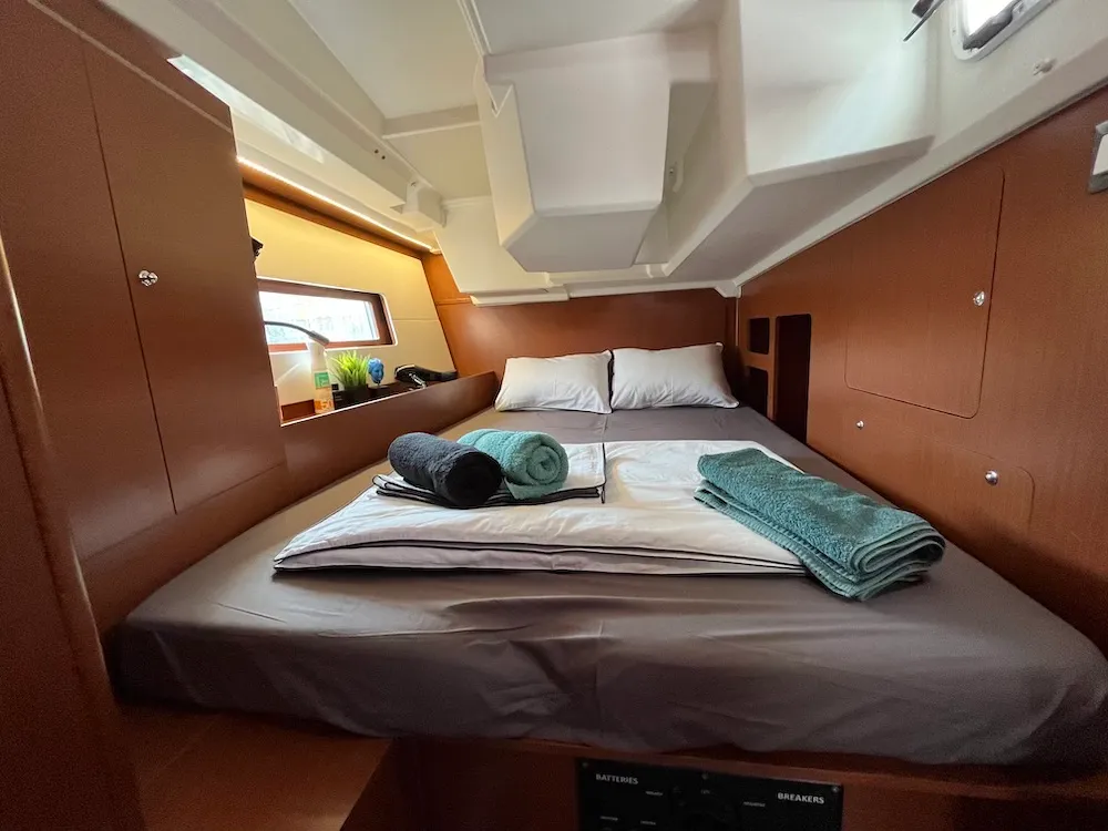 Cabin on Marilyn, a Beneteau Oceanis 46.1 sailboat at Athens, Greece