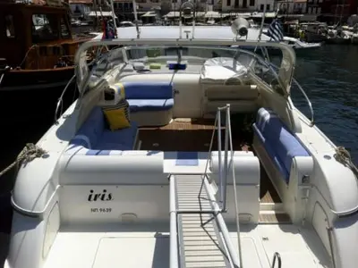 Deck of Iris, a Fiart Genius motorboat at Απολλωνία, Greece