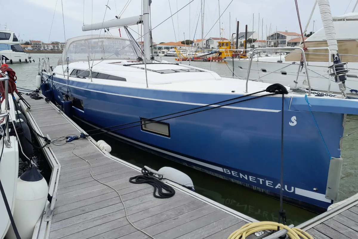 Exterior view of Family Spirit, a Beneteau Oceanis 46.1 sailboat at Toulon, France