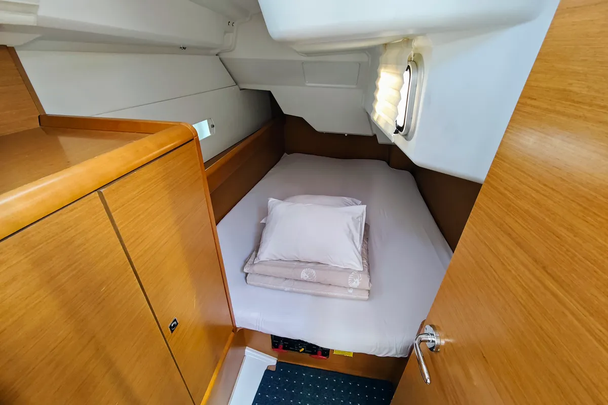 Cabin on Soprano, a Jeanneau Sun Odyssey 379 sailboat at Općina Sukošan, Croatia