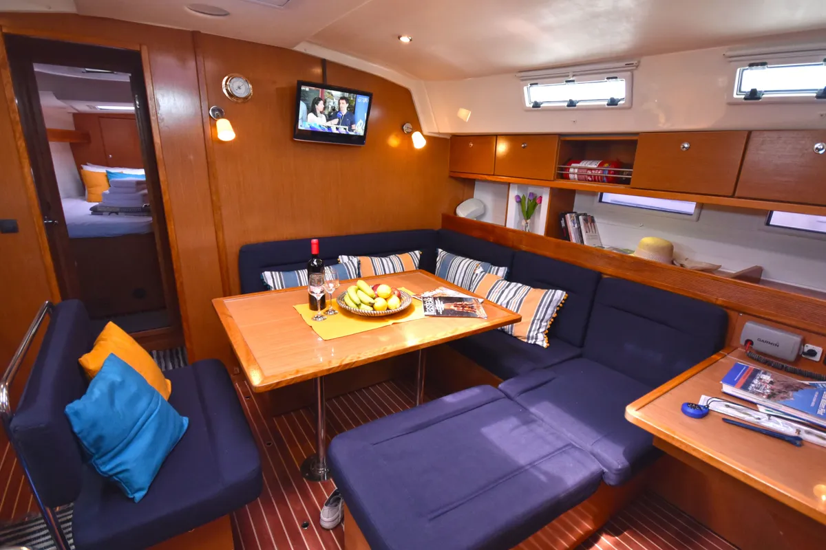 Salon of Nouvelle Vague, a Bavaria Cruiser 45 sailboat at Volos, Greece