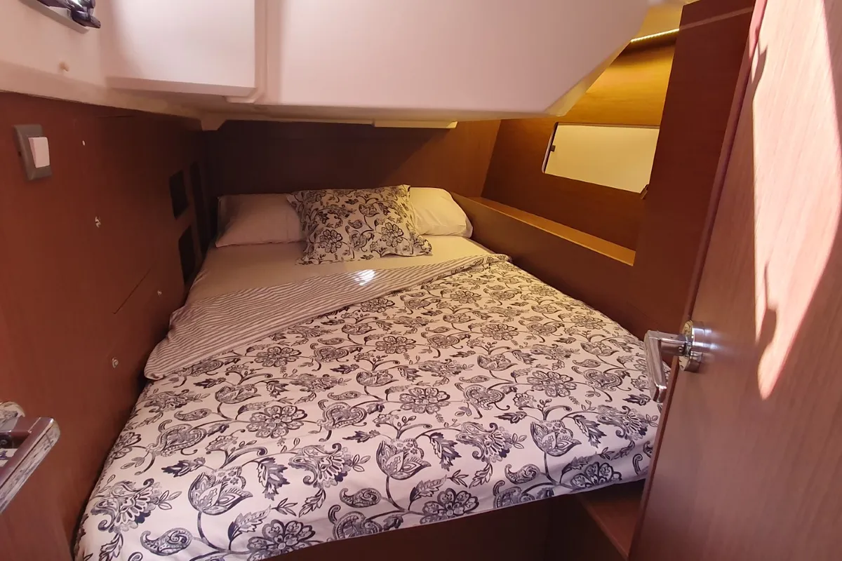 Cabin on Dommie, a Beneteau Oceanis 46.1 sailboat at Split, Croatia