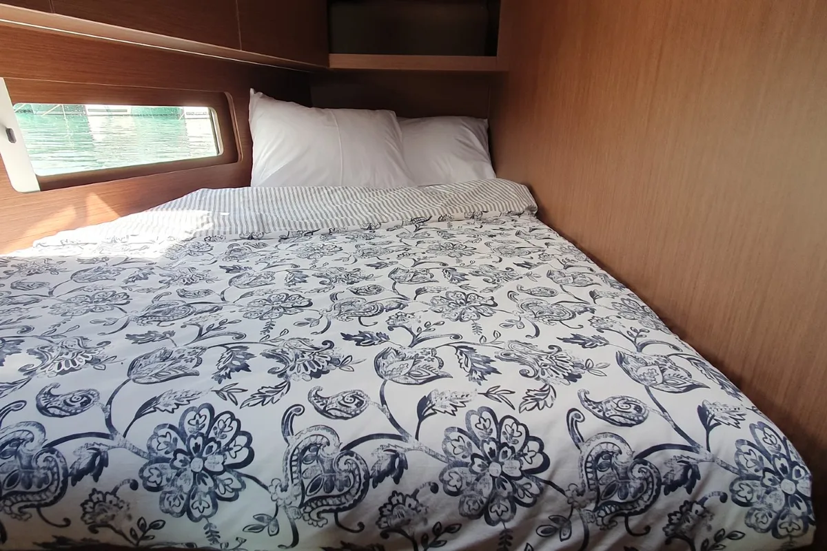Cabin on Dommie, a Beneteau Oceanis 46.1 sailboat at Split, Croatia