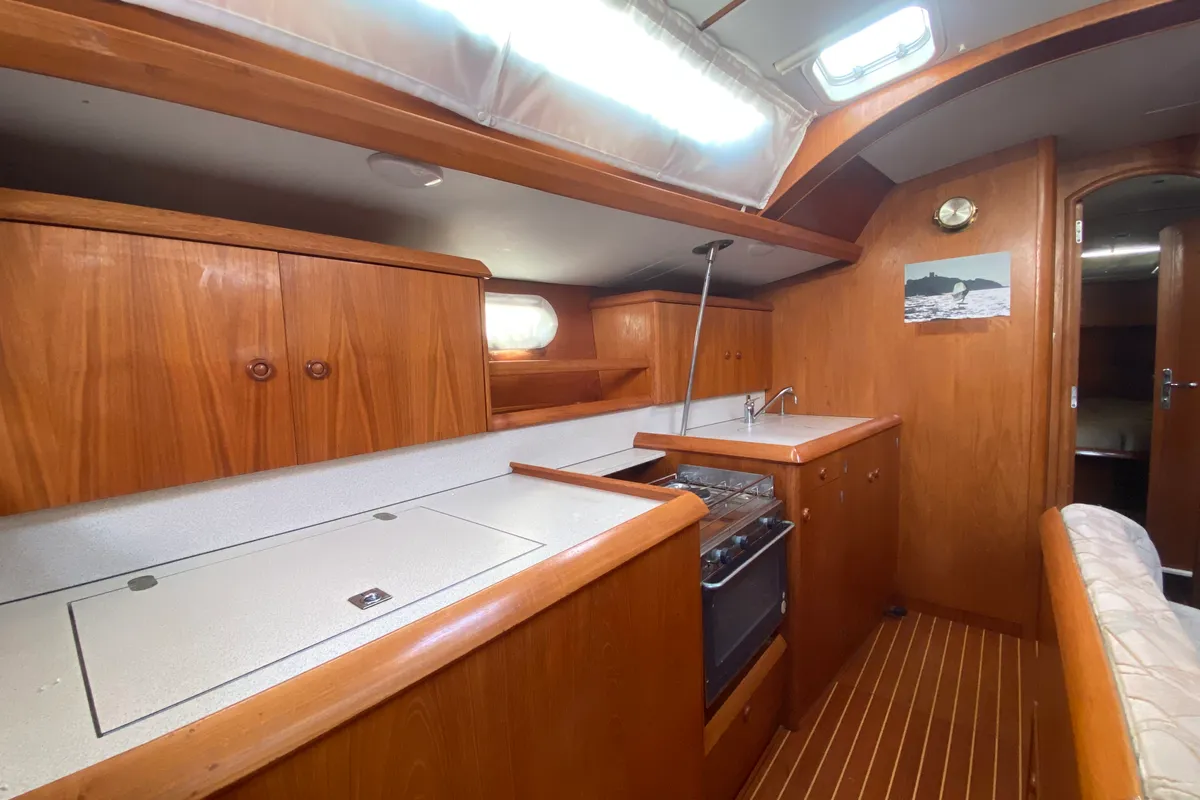 Galley of Jalù, a Jeanneau Sun Odyssey 42.2 sailboat at Punta Ala, Italy