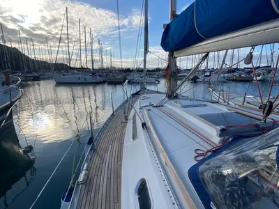 Deck of Jalù, a Jeanneau Sun Odyssey 42.2 sailboat at Punta Ala, Italy