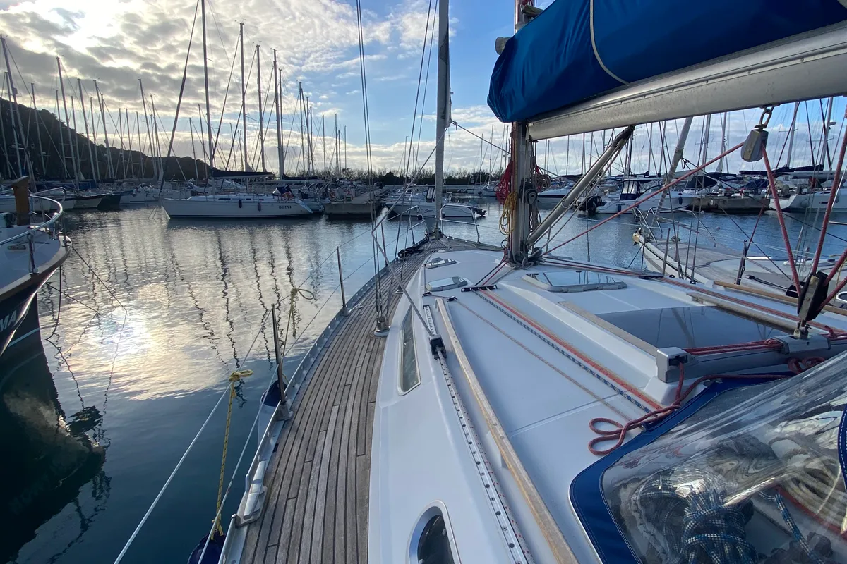 Deck of Jalù, a Jeanneau Sun Odyssey 42.2 sailboat at Punta Ala, Italy