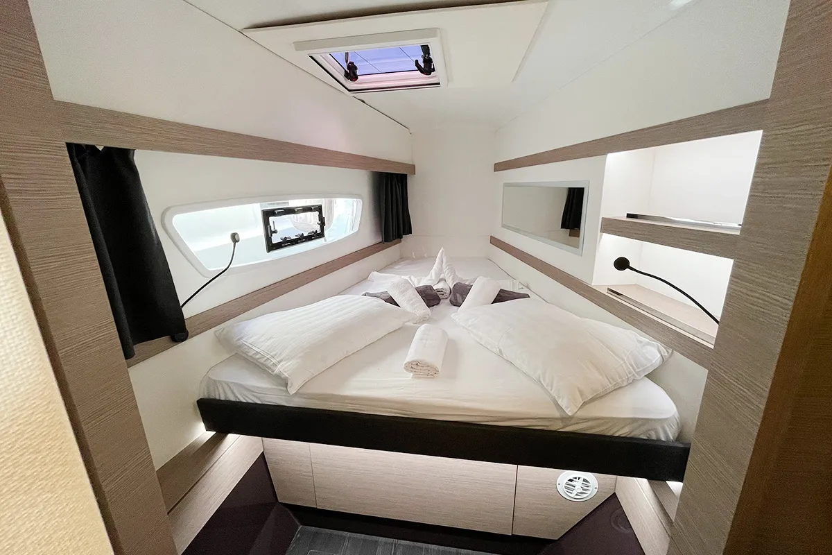 Barnacle, a Fountaine Pajot Isla 40 catamaran at Roche Caiman, Seychelles