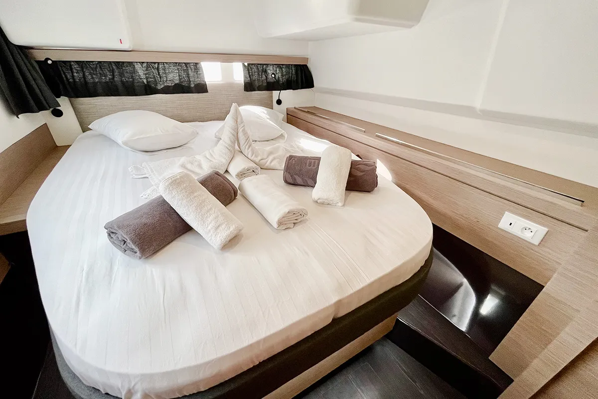Barnacle, a Fountaine Pajot Isla 40 catamaran at Roche Caiman, Seychelles