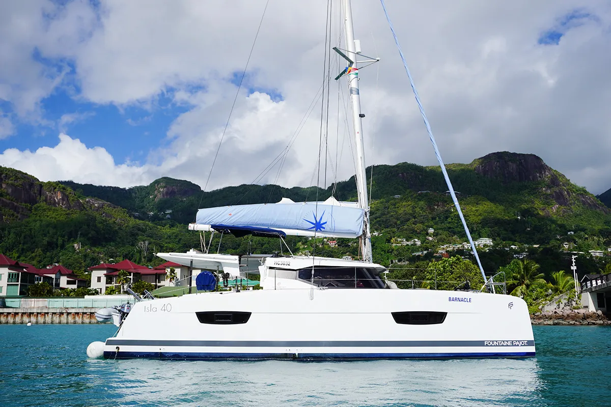 Barnacle, a Fountaine Pajot Isla 40 catamaran at Roche Caiman, Seychelles