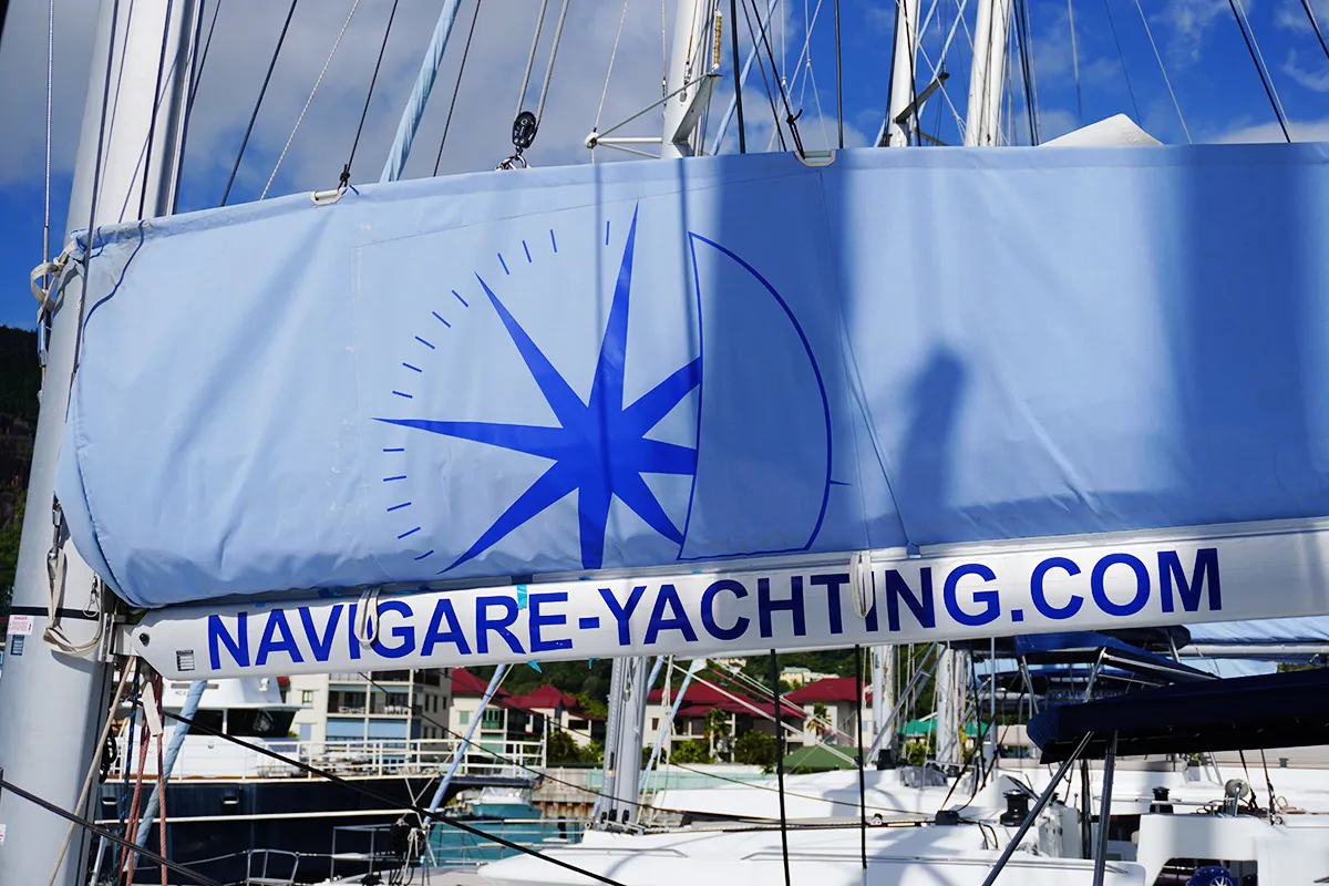 Barnacle, a Fountaine Pajot Isla 40 catamaran at Roche Caiman, Seychelles