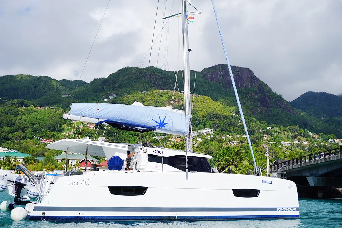 Barnacle, a Fountaine Pajot Isla 40 catamaran at Roche Caiman, Seychelles