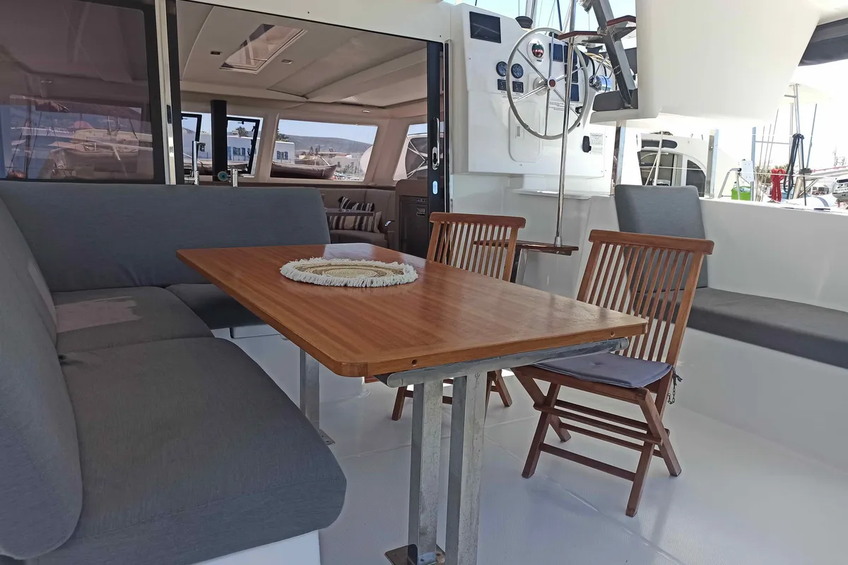 ALMIRIKI, a Fountaine Pajot Isla 40 catamaran at Parikia, Greece