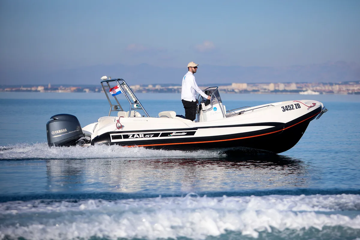Exterior view of no name, a Zar 57 WD motorboat at Općina Sukošan, Croatia