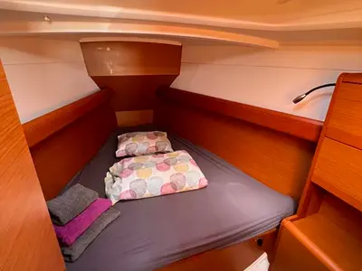 Cabin on MoElli, a Jeanneau Sun Odyssey 389 sailboat at Felanitx, Spain
