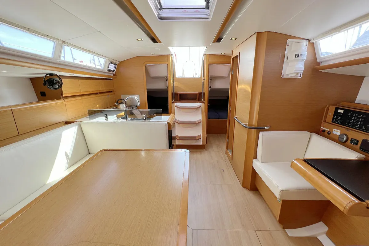 Cabin on Chuck, a Jeanneau Sun Odyssey 439 sailboat at Flensburg, Germany
