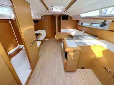 Cabin on Chuck, a Jeanneau Sun Odyssey 439 sailboat at Flensburg, Germany