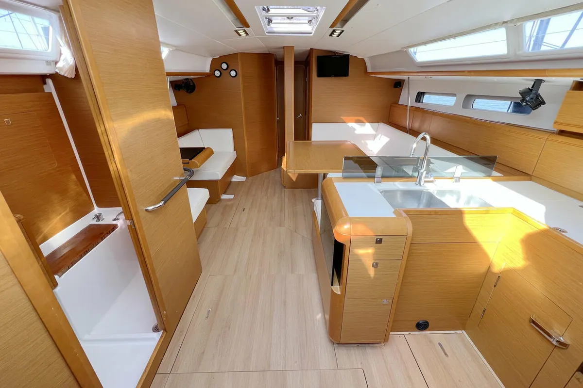 Cabin on Chuck, a Jeanneau Sun Odyssey 439 sailboat at Flensburg, Germany