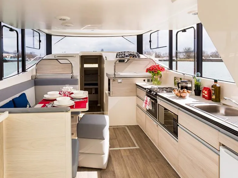 Galley of Horizon 1, a Cygnet Horizon 1 motorboat at Castelnaudary, France