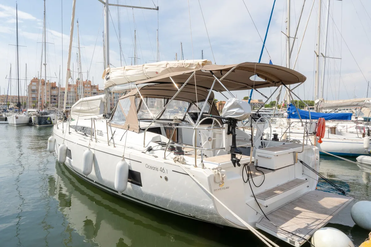 Exterior view of Folie Douce, a Beneteau Oceanis 46.1 sailboat at Hyères, France