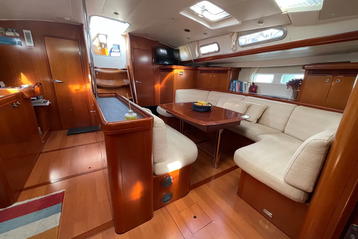 Salon of Premium, a Beneteau Oceanis 523 sailboat at Cagliari, Italy