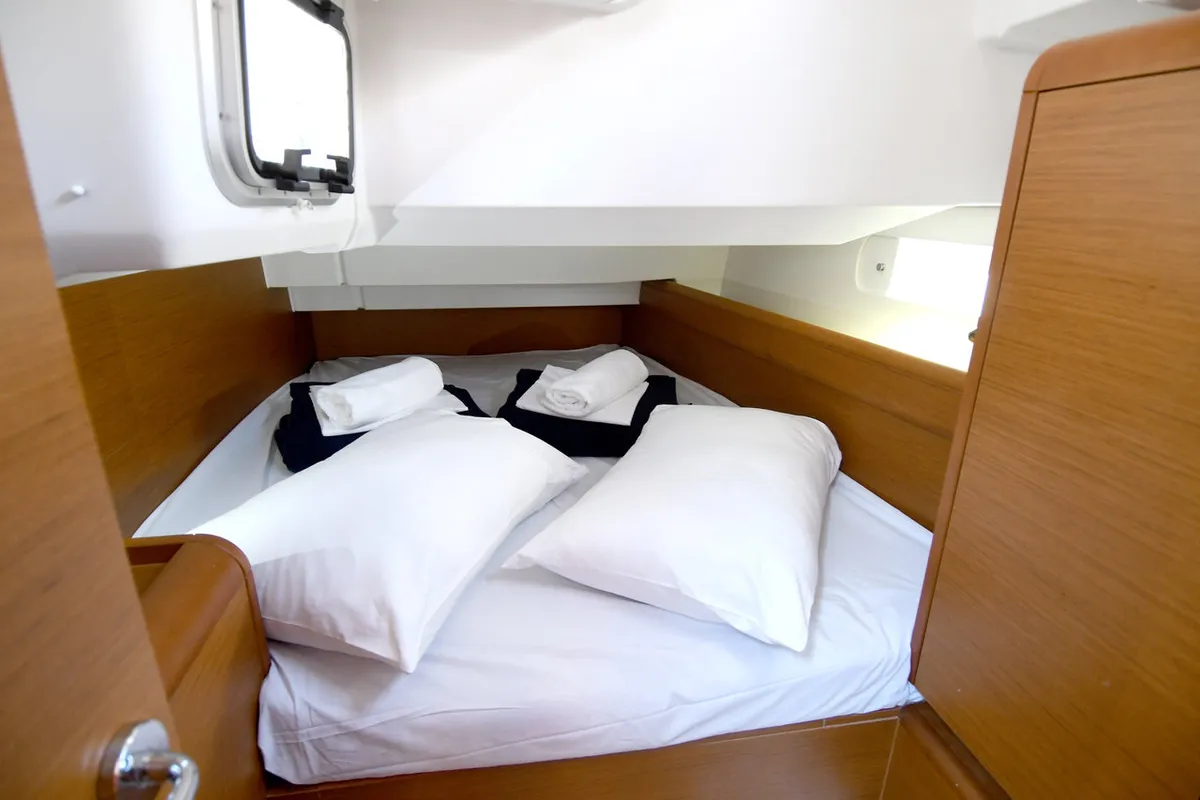 Cabin on Kiss Kiss, a Jeanneau Sun Odyssey 419 sailboat at Dubrovnik, Croatia