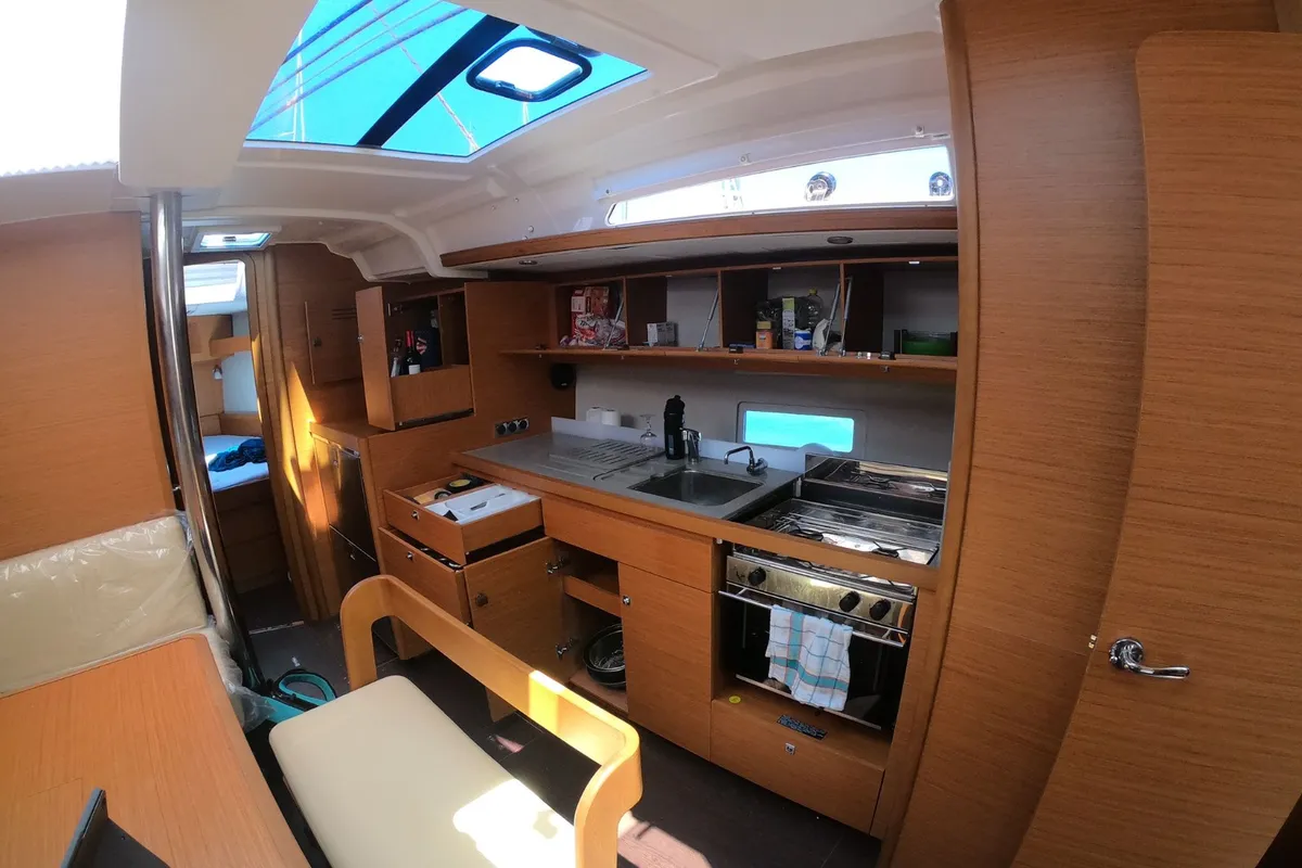 Galley of Akira, a Dufour 430 GL sailboat at Tonnarella, Italy