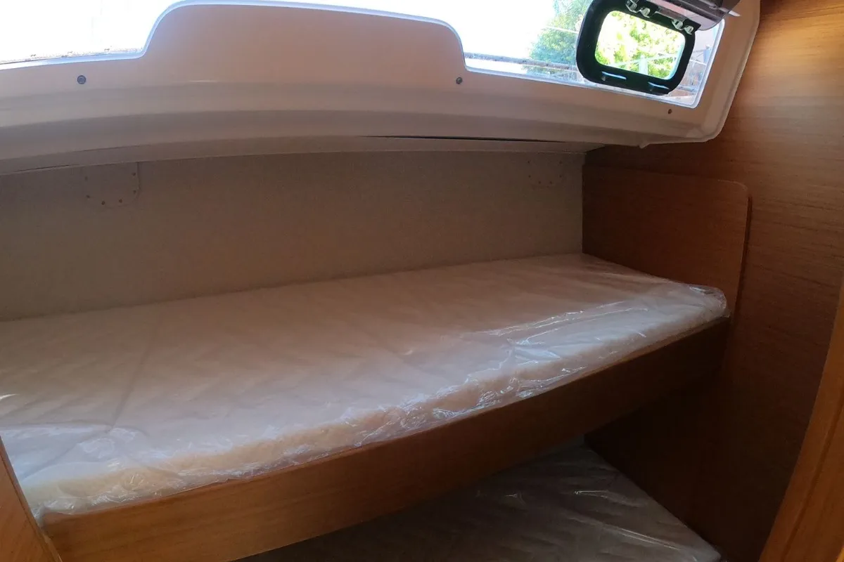 Cabin on Akira, a Dufour 430 GL sailboat at Tonnarella, Italy