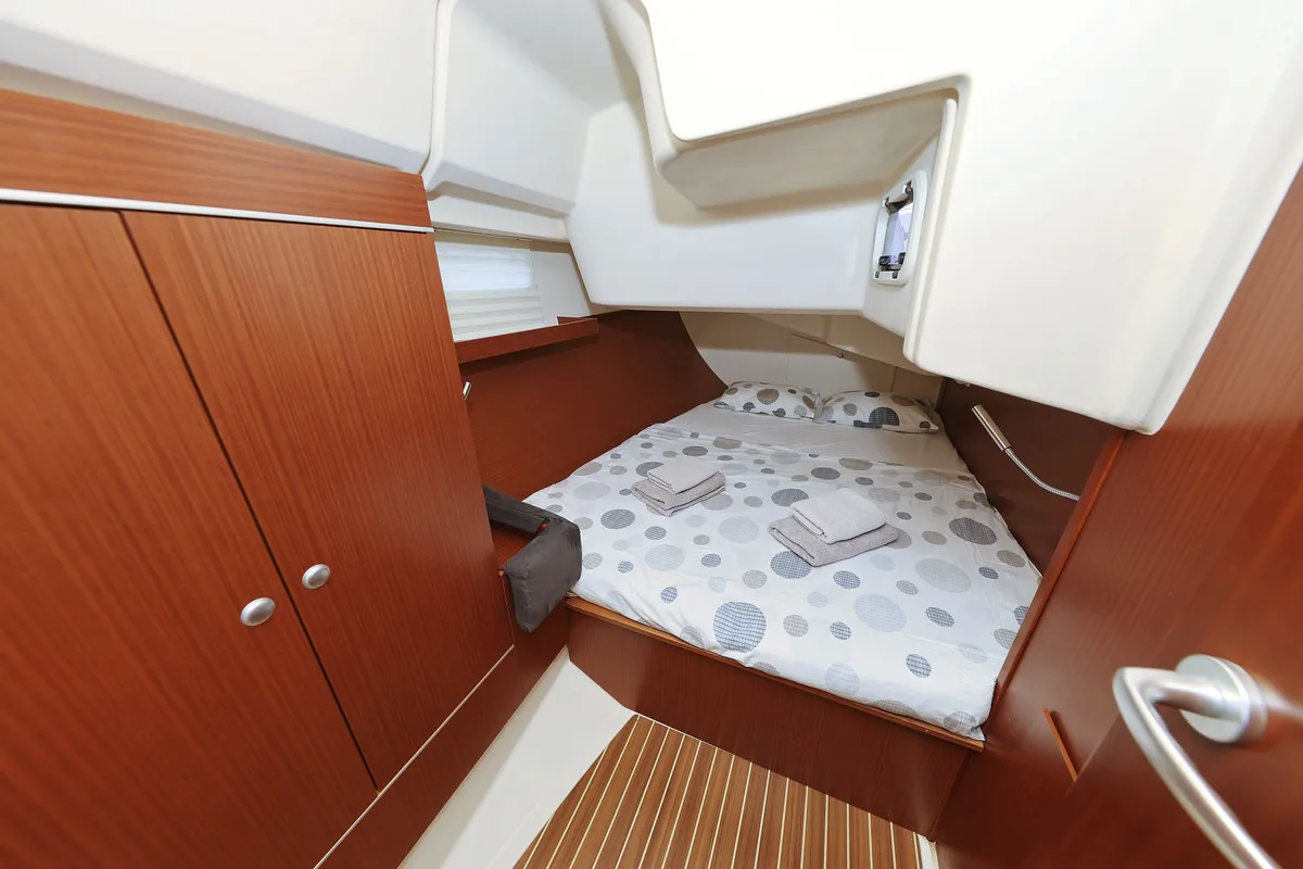 Cabin on Natali, a Hanse 415 sailboat at Grad Biograd na Moru, Croatia