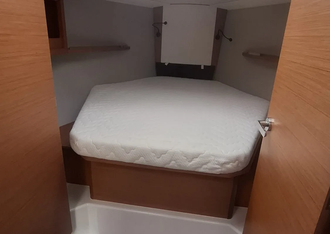 Cabin on Zazu, a Dufour 37 sailboat at Tonnarella, Italy