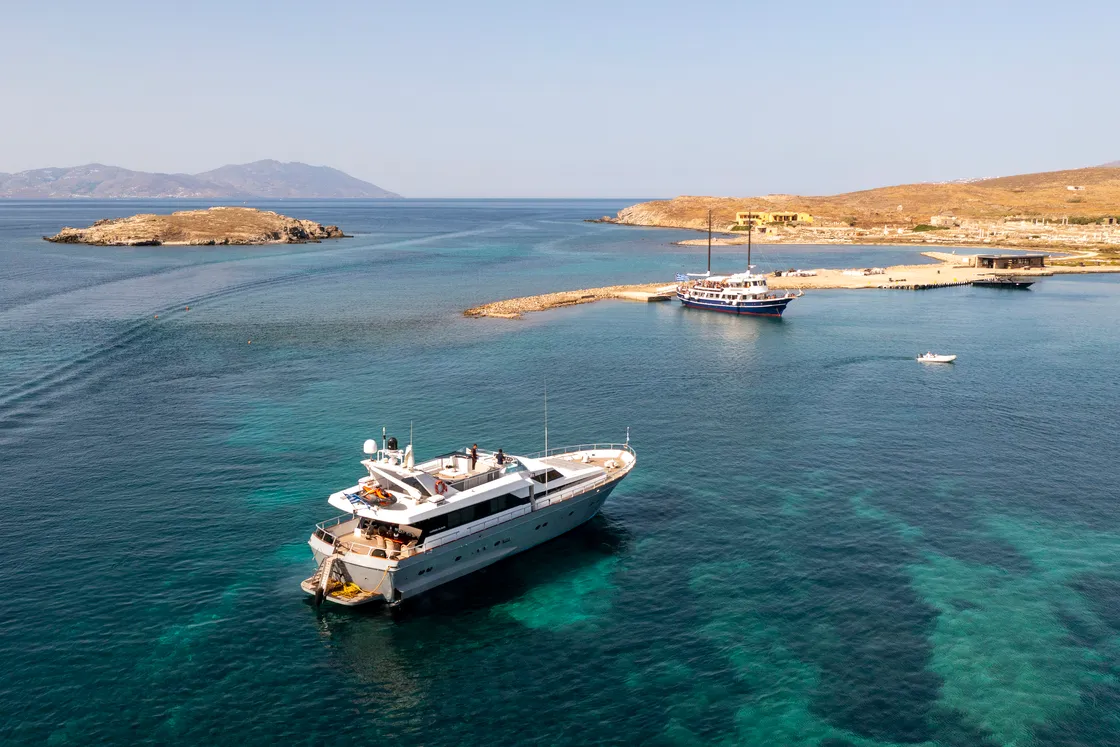 Exterior view of Shiva, a Cantieri di Pisa Akhir 27 motor yacht at Ornos, Greece