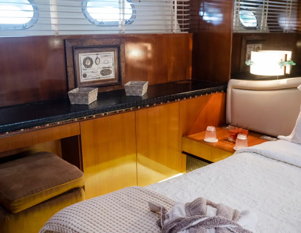 Cabin on Shiva, a Cantieri di Pisa Akhir 27 motor yacht at Ornos, Greece