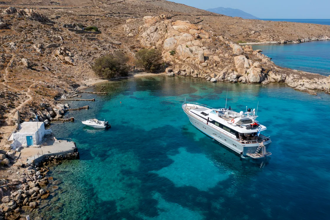Exterior view of Shiva, a Cantieri di Pisa Akhir 27 motor yacht at Ornos, Greece