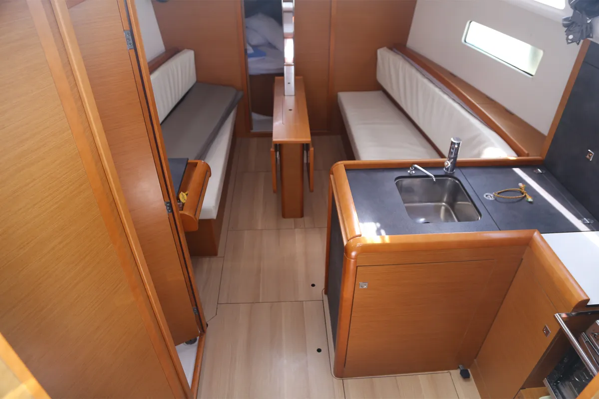Salon of Ferousa, a Jeanneau Sun Odyssey 349 sailboat at Volos, Greece
