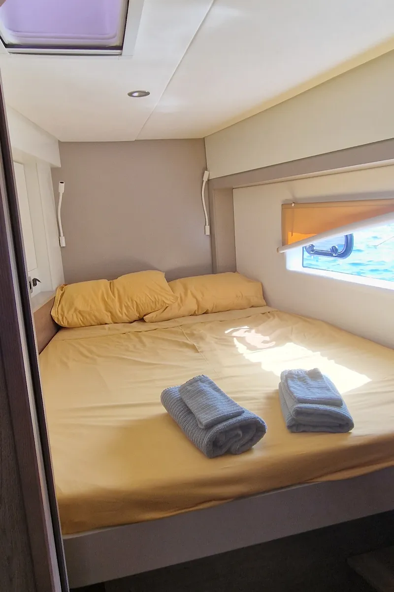 Cabin on Fabster19, a Bali 4.2 catamaran at Figari/Golfo Aranci, Italy