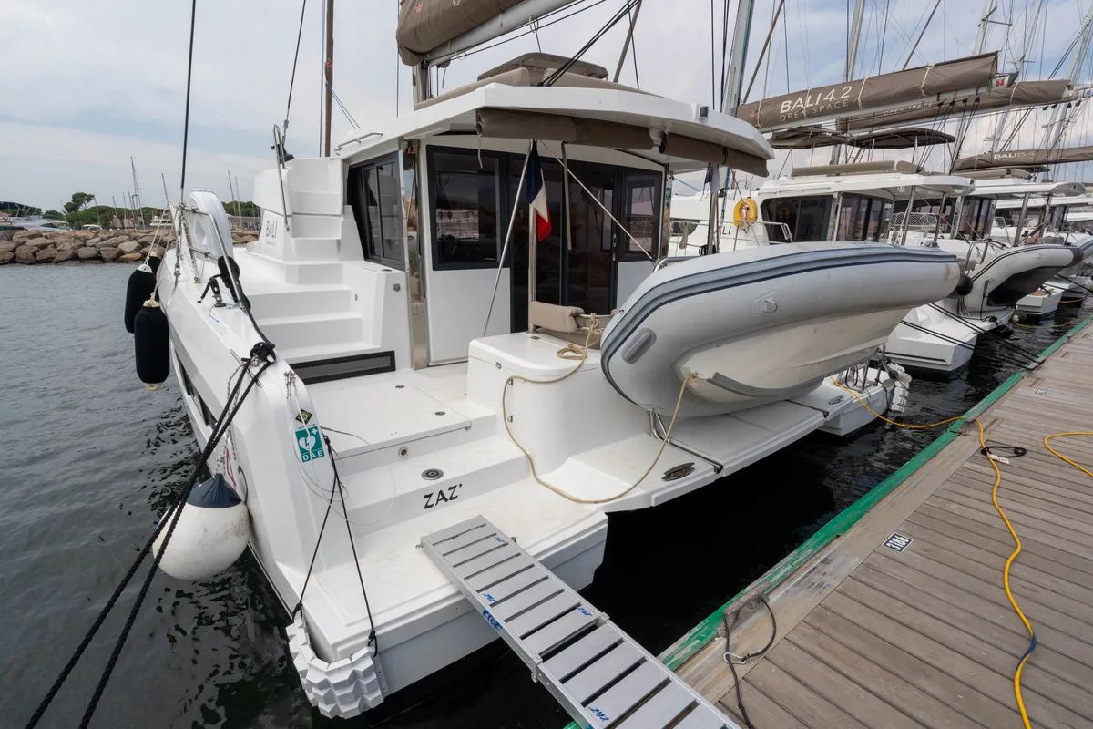 Exterior view of Zaz, a Bali 4.2 catamaran at Hyères, France