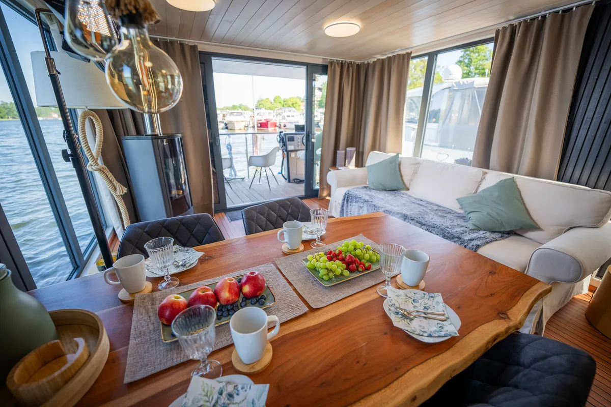 Salon of Ariella, a Woma D13 motorboat at Fürstenberg/Havel, Germany
