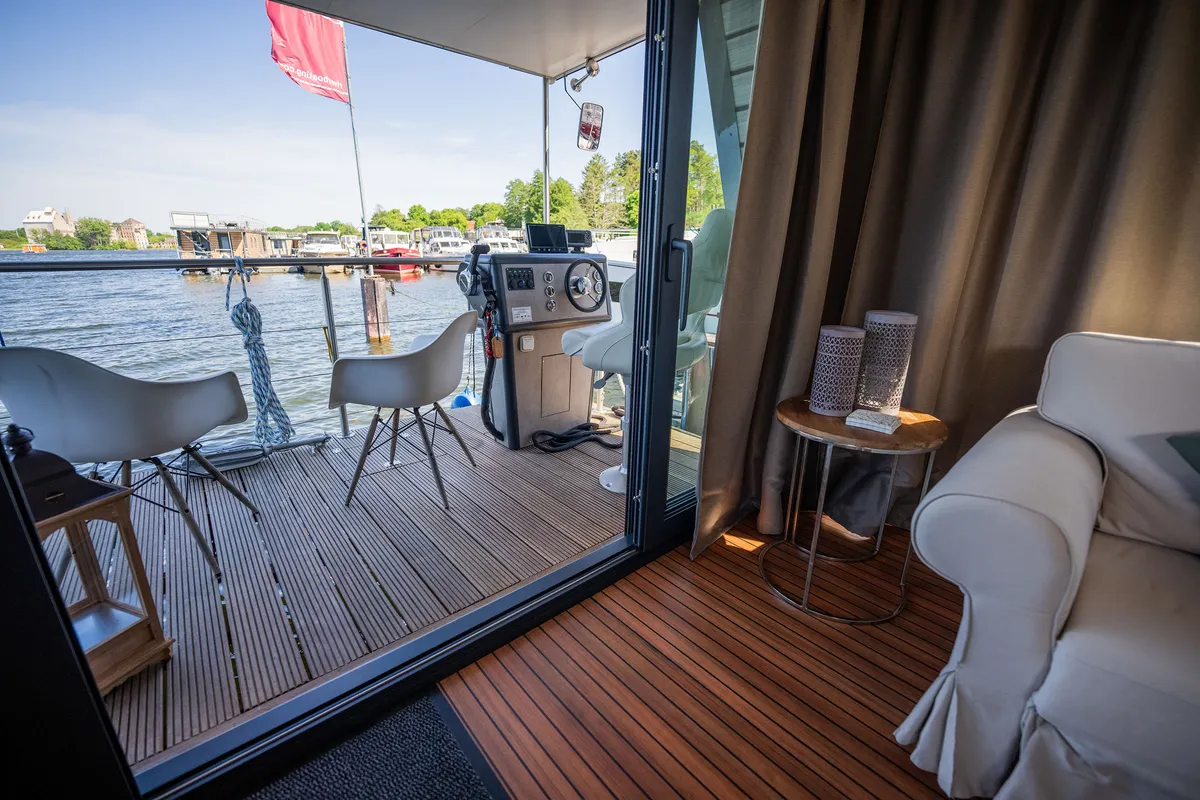 Cockpit of Ariella, a Woma D13 motorboat at Fürstenberg/Havel, Germany