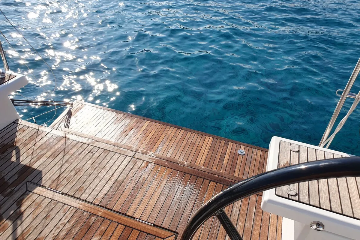 Deck of Lima, a Beneteau Oceanis 51.1 sailboat at Cala Egos, Spain