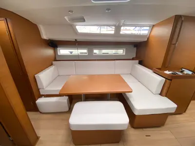 Salon of Sventola, a Jeanneau Sun Odyssey 490 sailboat at Nettuno, Italy