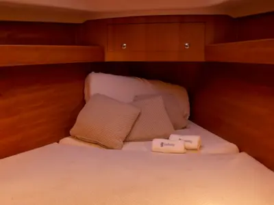 Cabin on Sailway Cinco, a Elan Impression 344 sailboat at Vigo, Spain
