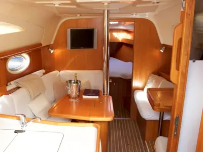 Salon of Sailway Cinco, a Elan Impression 344 sailboat at Vigo, Spain