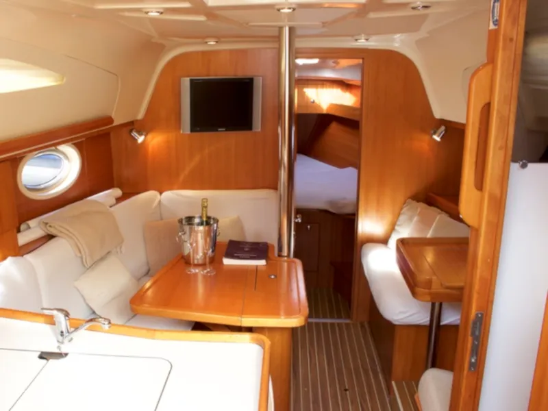 Salon of Sailway Cinco, a Elan Impression 344 sailboat at Vigo, Spain