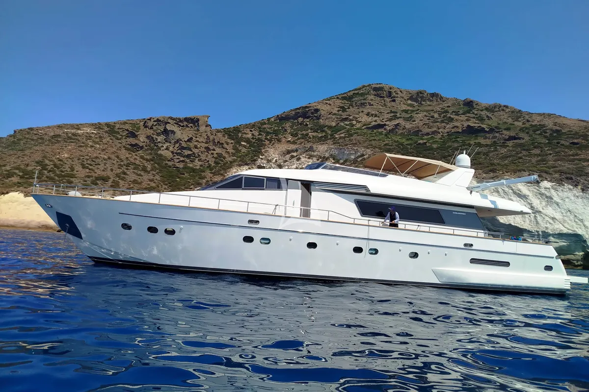 Exterior view of Mamma's, a San Lorenzo SL 82 motor yacht at Athens, Greece
