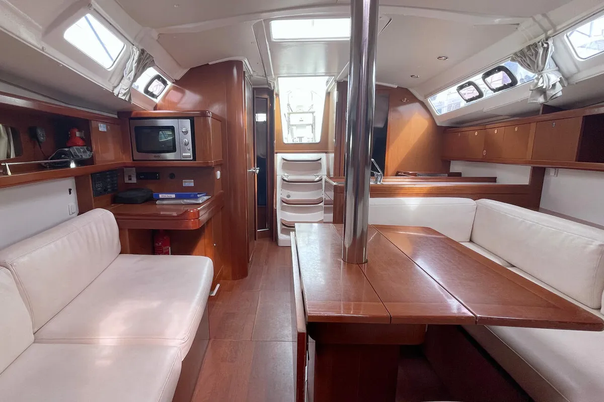 Salon of White Horse, a Beneteau Oceanis 37 sailboat at Flensburg, Germany