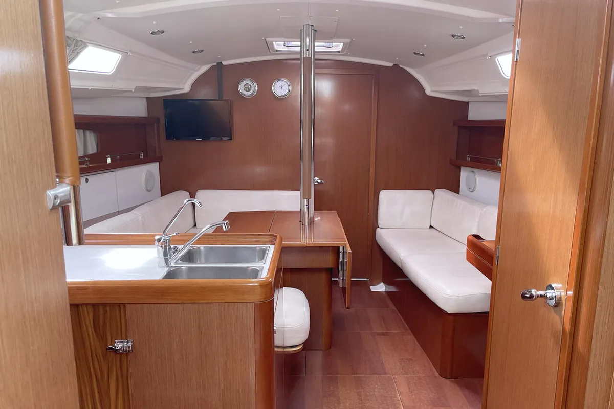 Salon of White Horse, a Beneteau Oceanis 37 sailboat at Flensburg, Germany